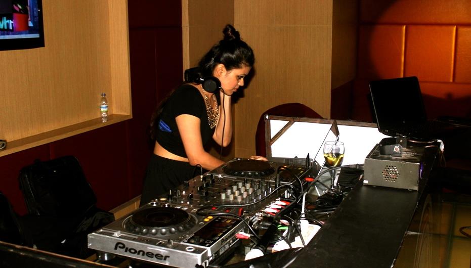 female disco jockey karnataka