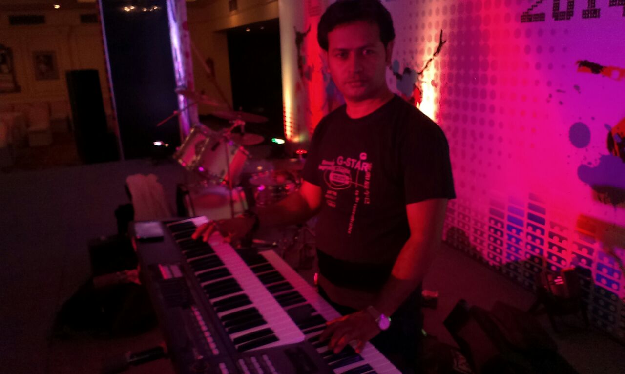 male keyboard player karnataka